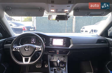 Седан Volkswagen Jetta 2019 в 