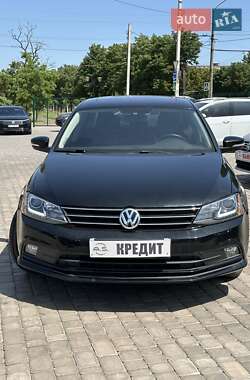 Седан Volkswagen Jetta 2015 в 