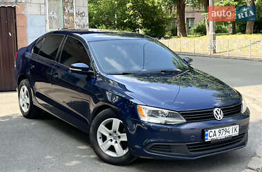 Седан Volkswagen Jetta 2010 в Києві