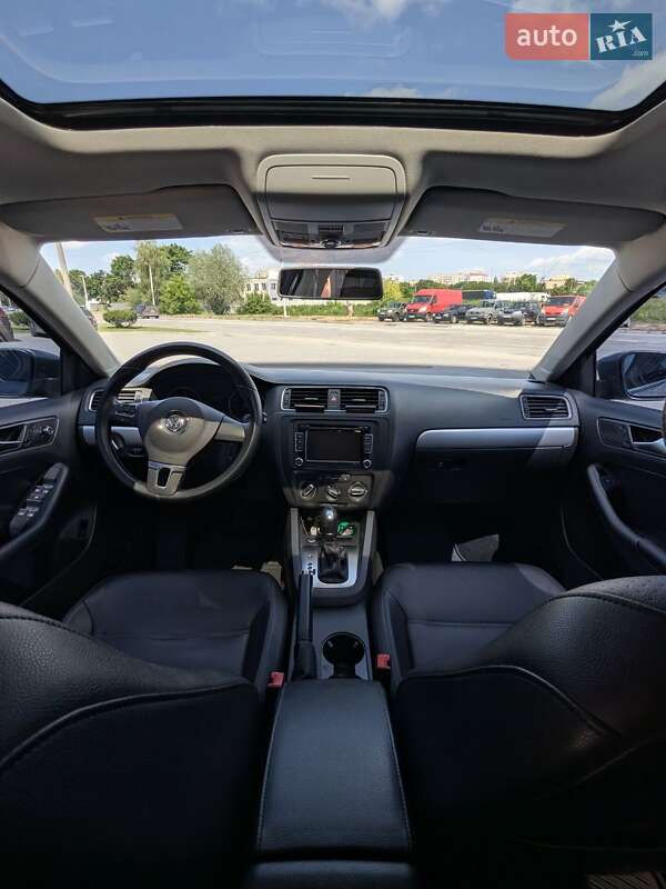 Седан Volkswagen Jetta 2014 в Каменец-Подольском фото 11 Седан Volkswagen Jetta 2014 в Каменец-Подольском