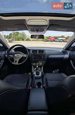 Седан Volkswagen Jetta 2014 в 