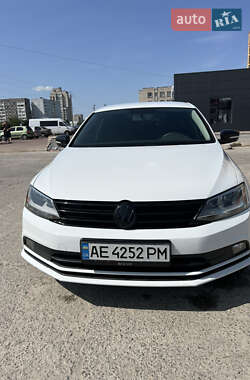 Седан Volkswagen Jetta 2016 в 