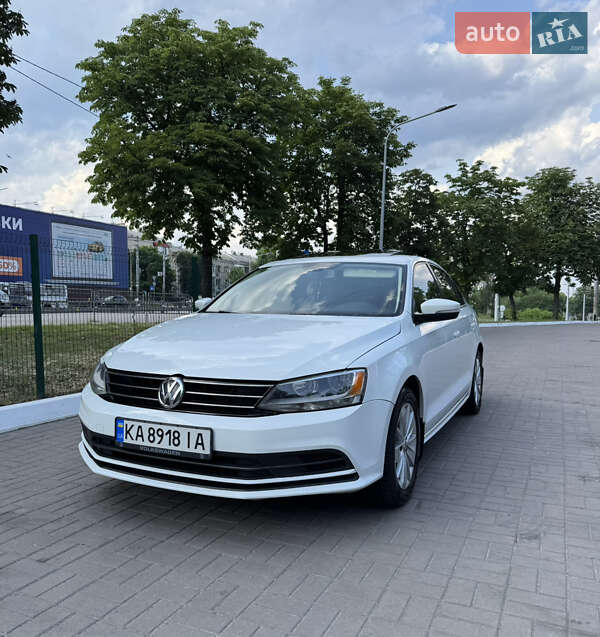 Седан Volkswagen Jetta 2016 в Киеве