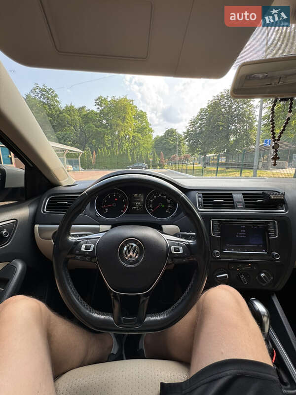 Седан Volkswagen Jetta 2016 в Киеве