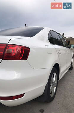 Седан Volkswagen Jetta 2013 в 