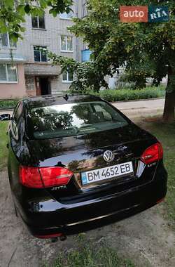 Седан Volkswagen Jetta 2013 в  фото 4 Седан Volkswagen Jetta 2013 в