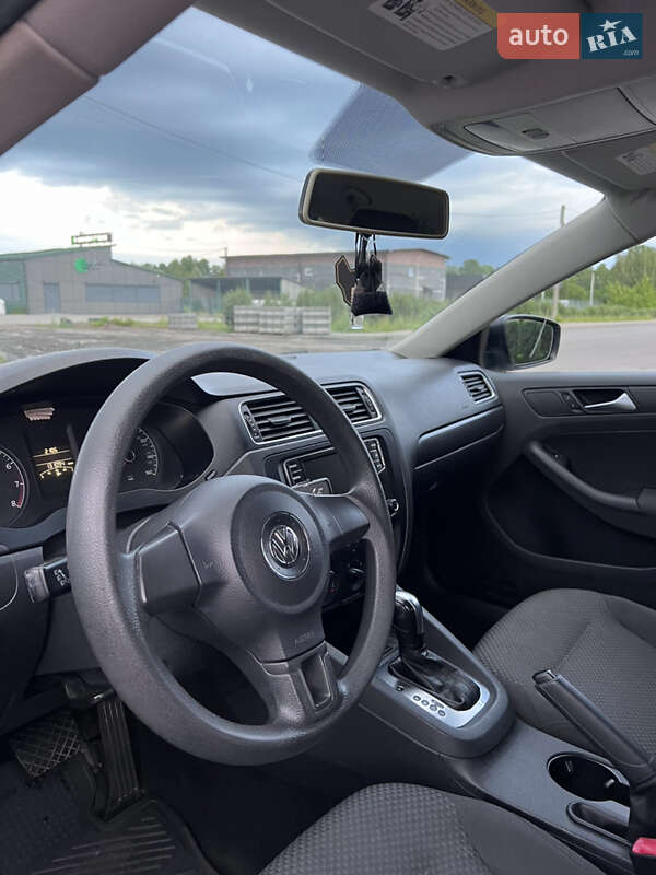 Седан Volkswagen Jetta 2012 в Шептицькому