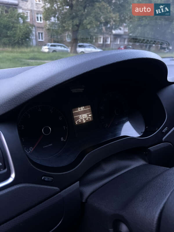 Седан Volkswagen Jetta 2012 в Шептицькому