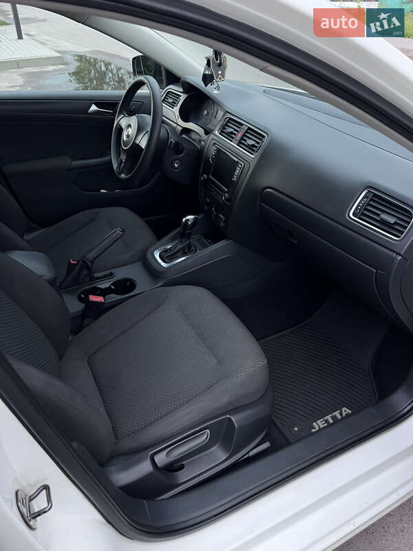 Седан Volkswagen Jetta 2012 в Шептицькому