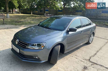 Седан Volkswagen Jetta 2015 в 