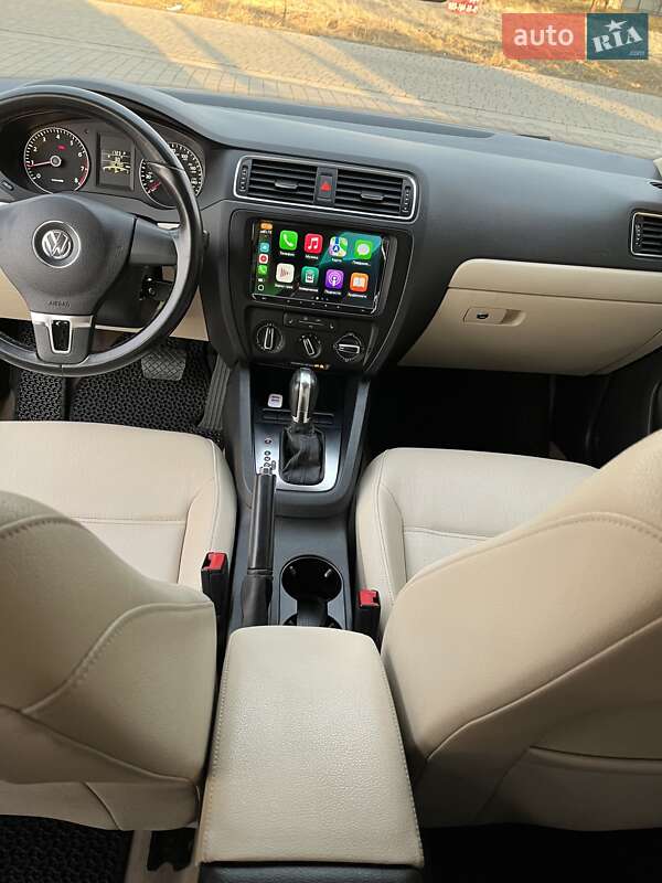 Седан Volkswagen Jetta 2012 в Львове