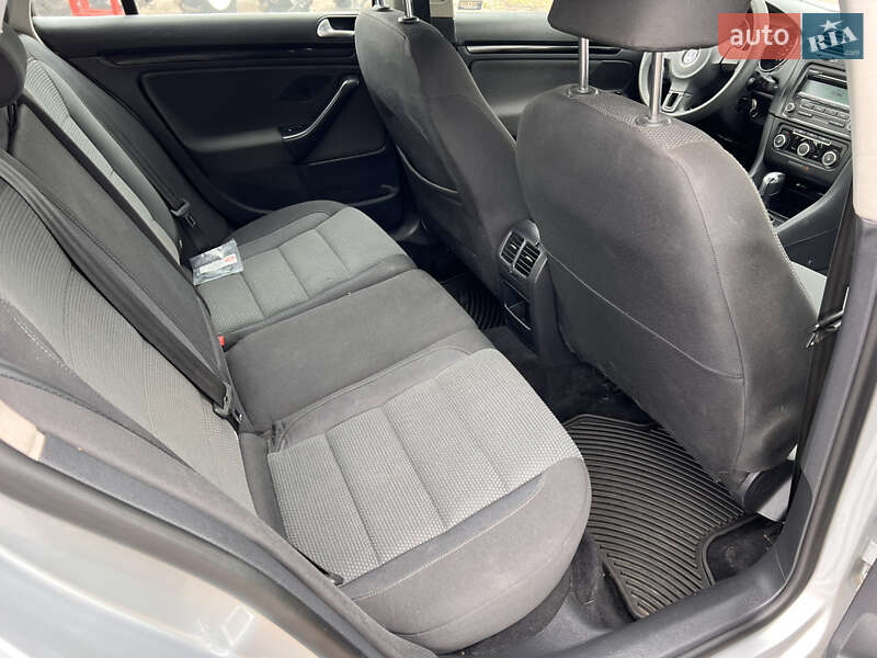 Универсал Volkswagen Jetta 2011 в Шостке