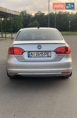 Седан Volkswagen Jetta 2011 в 