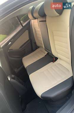 Седан Volkswagen Jetta 2011 в 
