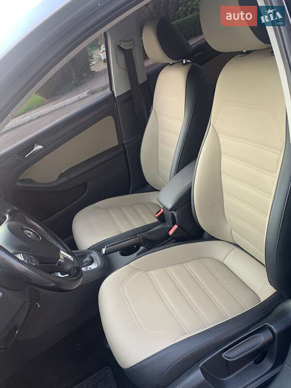 Седан Volkswagen Jetta 2011 в Броварах