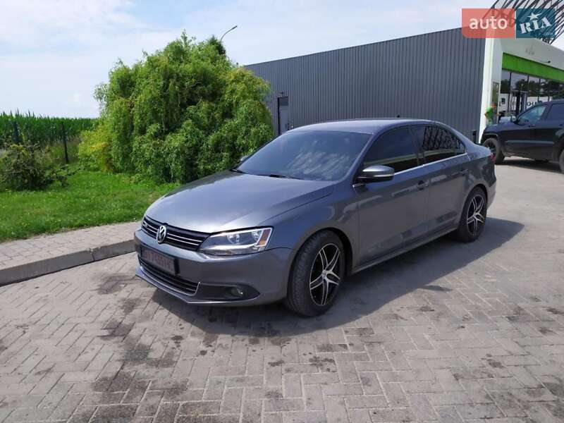 Седан Volkswagen Jetta 2013 в Оржице