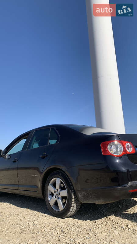 Седан Volkswagen Jetta 2008 в Львове