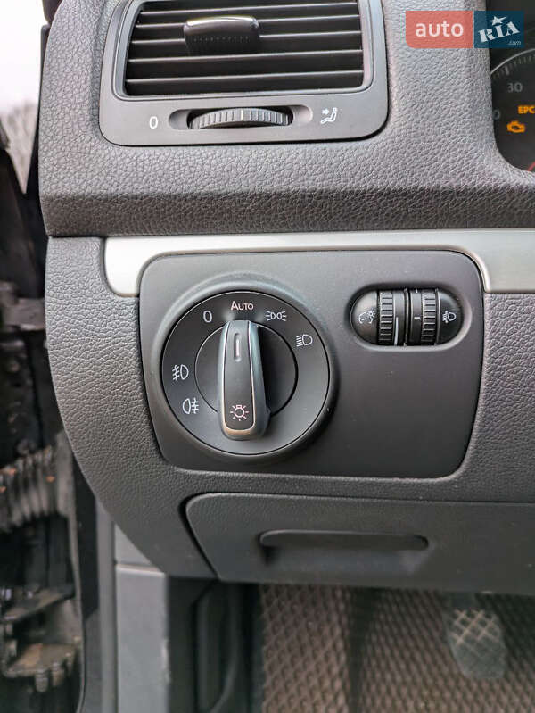 Седан Volkswagen Jetta 2008 в Львове