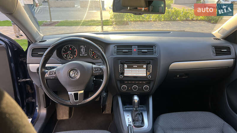 Седан Volkswagen Jetta 2013 в Софіївській Борщагівці