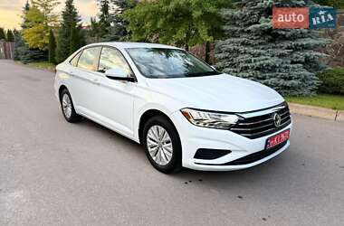 Седан Volkswagen Jetta 2020 в Києві