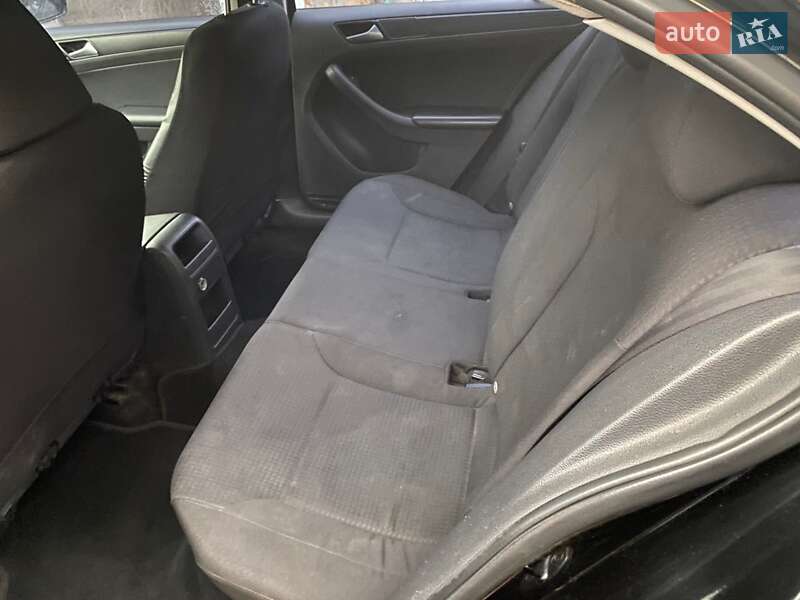 Седан Volkswagen Jetta 2014 в Миколаєві