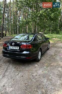 Седан Volkswagen Jetta 2013 в 