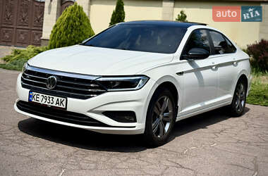 Седан Volkswagen Jetta 2019 в 