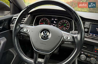 Седан Volkswagen Jetta 2019 в 