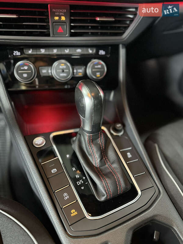 Седан Volkswagen Jetta 2019 в Одессе