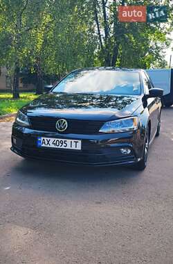Седан Volkswagen Jetta 2015 в Лозовой