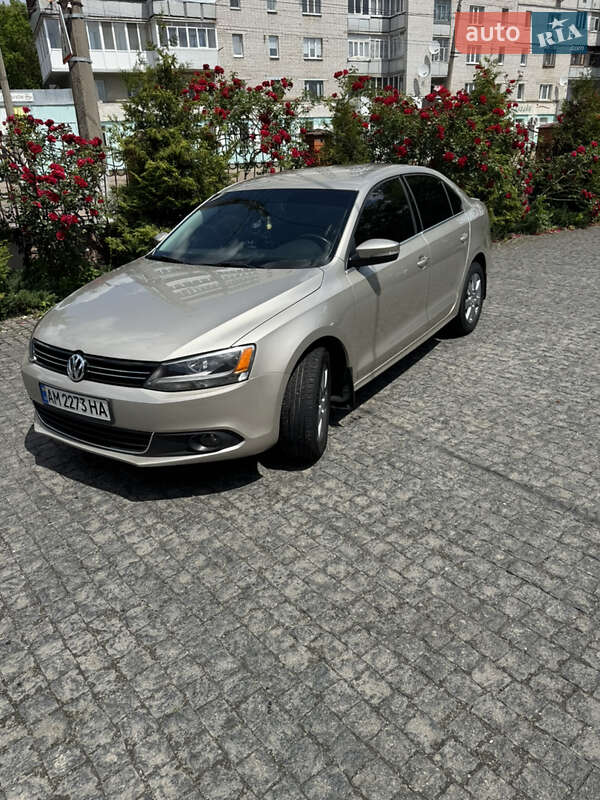 Седан Volkswagen Jetta 2013 в Житомире