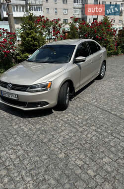 Седан Volkswagen Jetta 2013 в 