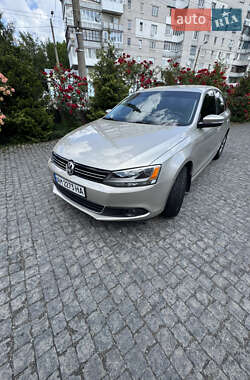 Седан Volkswagen Jetta 2013 в 