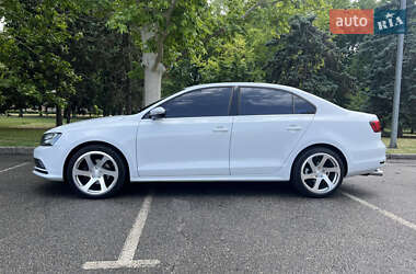 Седан Volkswagen Jetta 2015 в 