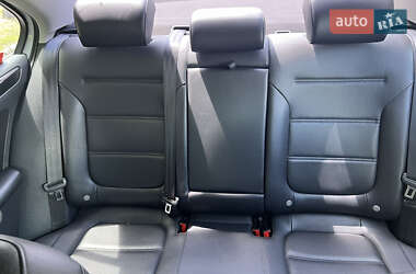 Седан Volkswagen Jetta 2015 в 