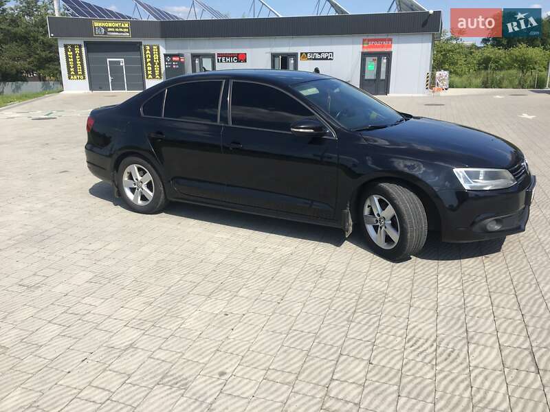 Седан Volkswagen Jetta 2012 в Львове