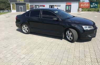 Седан Volkswagen Jetta 2012 в 