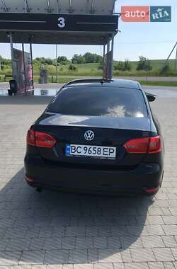 Седан Volkswagen Jetta 2012 в 