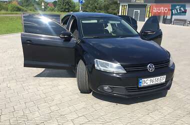 Седан Volkswagen Jetta 2012 в 