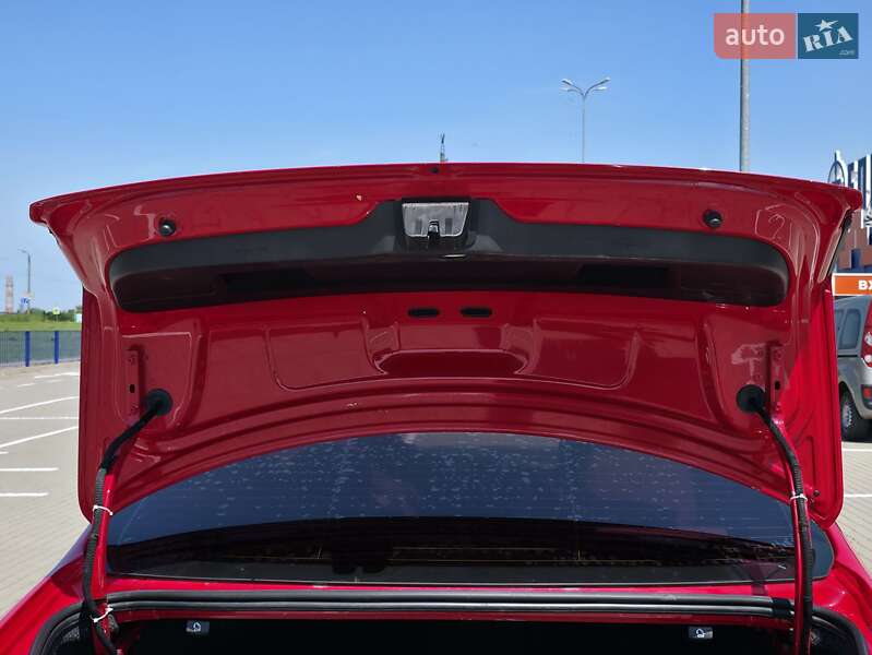 Седан Volkswagen Jetta 2015 в Нововолинську