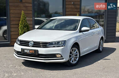 Седан Volkswagen Jetta 2016 в Шептицькому