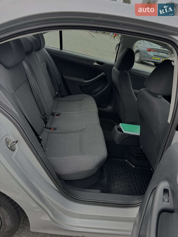 Седан Volkswagen Jetta 2011 в Киеве