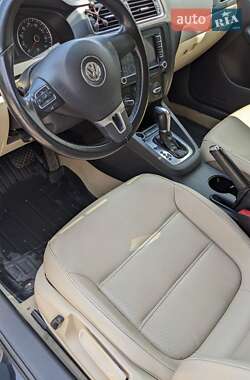 Седан Volkswagen Jetta 2014 в 