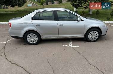 Седан Volkswagen Jetta 2005 в 
