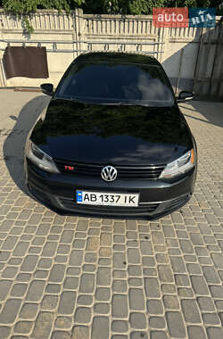 Седан Volkswagen Jetta 2014 в Баре