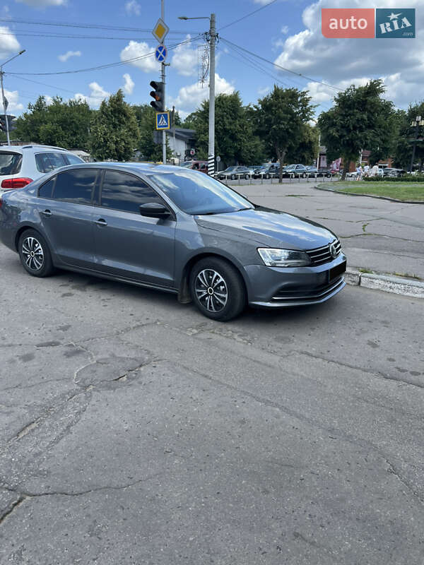 Седан Volkswagen Jetta 2015 в Полтаві
