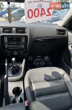 Седан Volkswagen Jetta 2016 в 