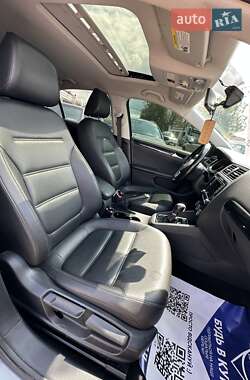 Седан Volkswagen Jetta 2016 в 