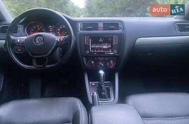 Седан Volkswagen Jetta 2017 в 