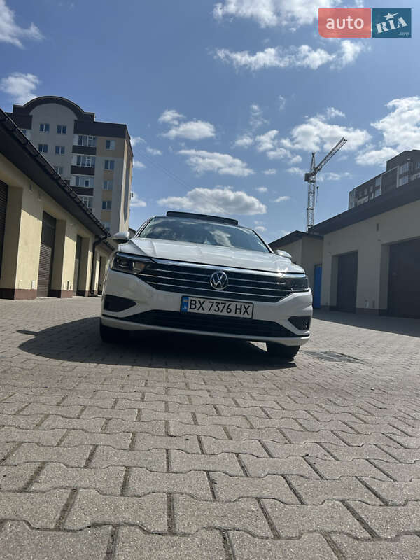 Седан Volkswagen Jetta 2021 в Хмельницком